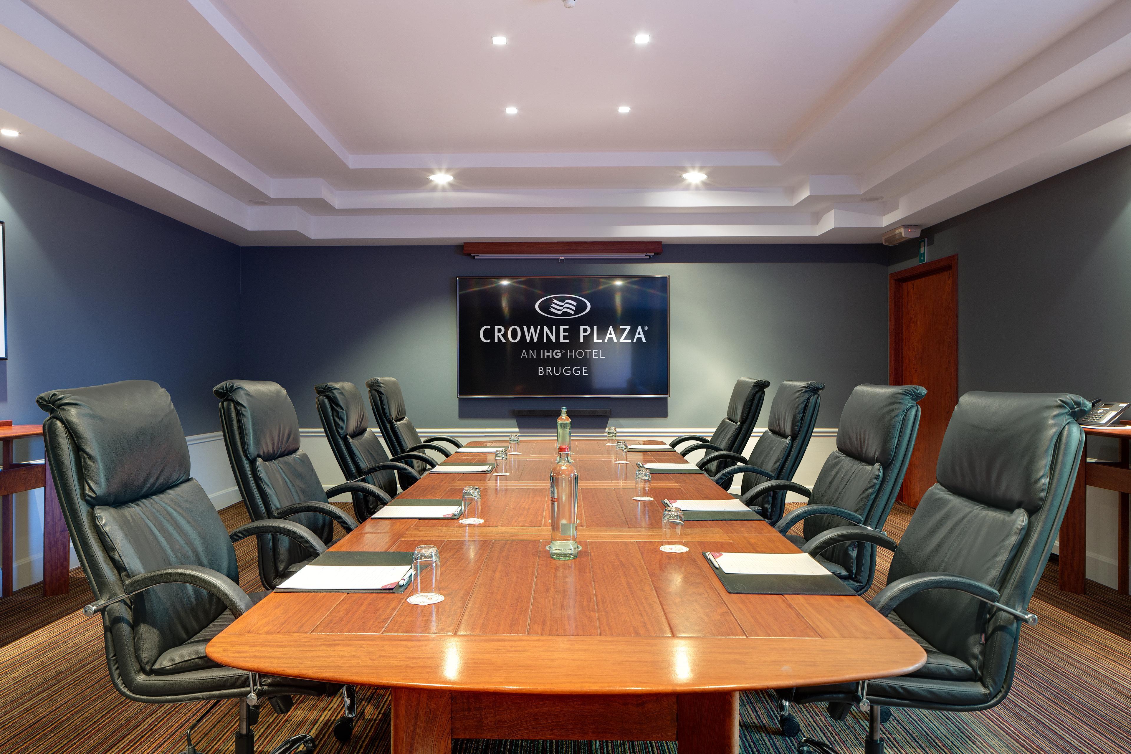Crowne Plaza By Ihg 4*