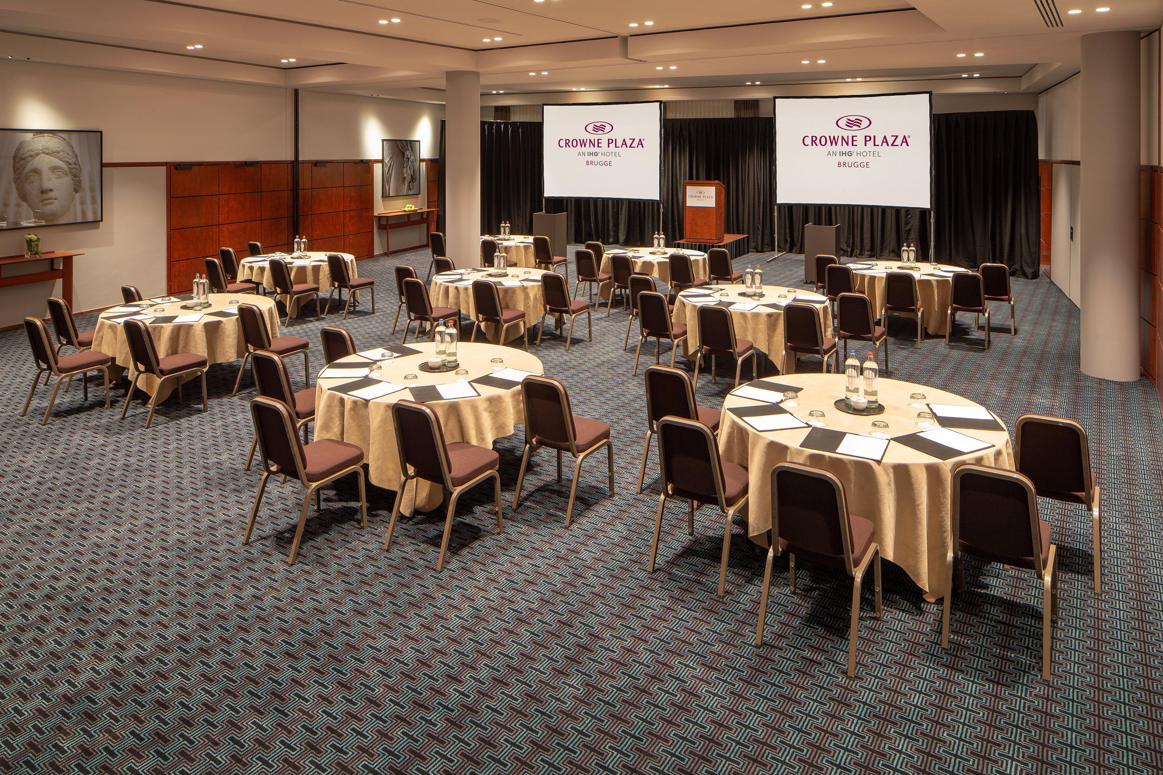 Crowne Plaza By Ihg Hotel 4*