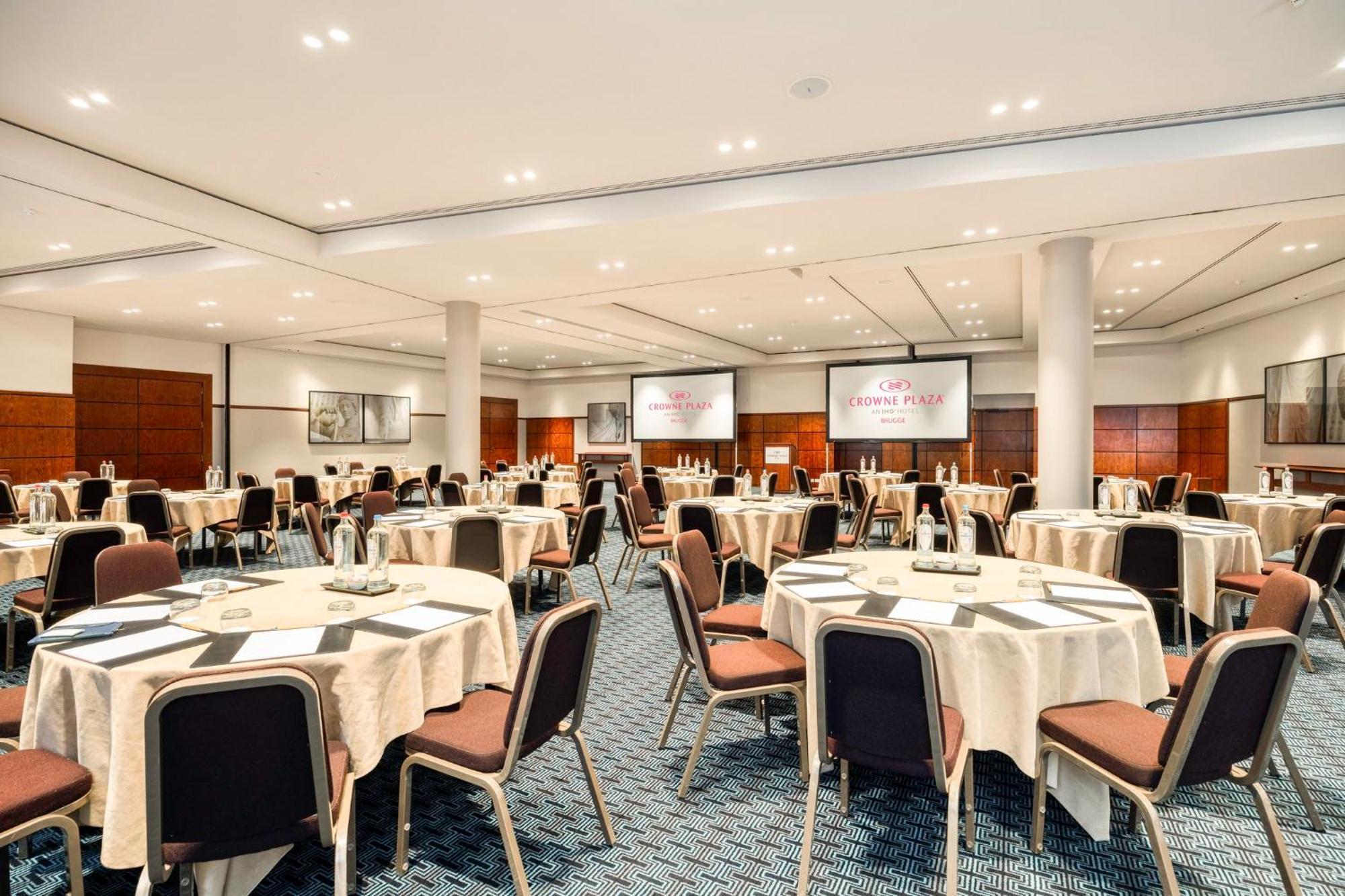 Crowne Plaza By Ihg Hotel